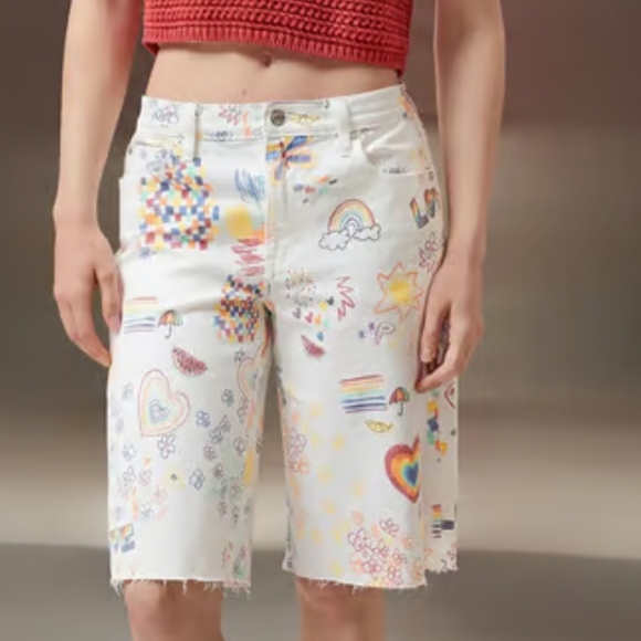 AE PRIDE low-rise Baggy Bermuda Stretch Shorts Dopamine Dressing Candy Rav - Picture 1 of 12